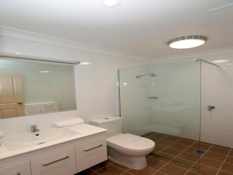 Best Western Ambassador Motor Inn & Apartments image