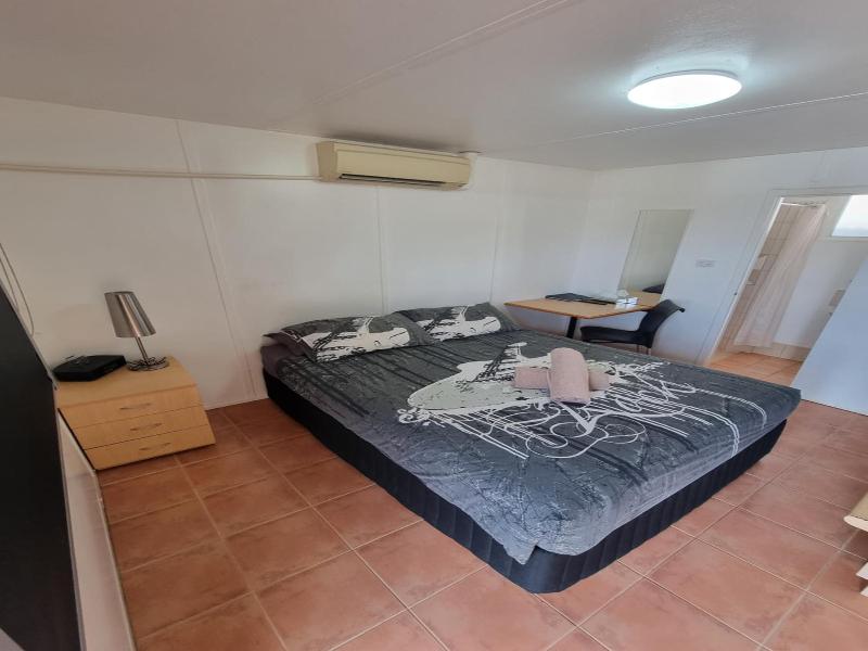 Halls Creek Motel image