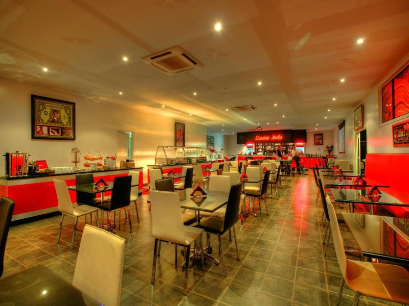 Halls Creek Motel image 5
