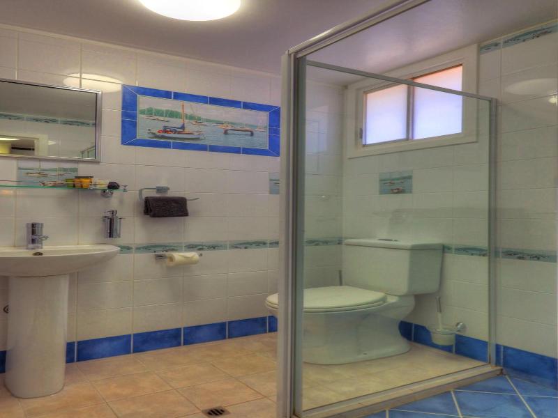 Halls Creek Motel image