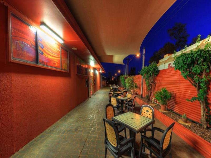 Halls Creek Motel image