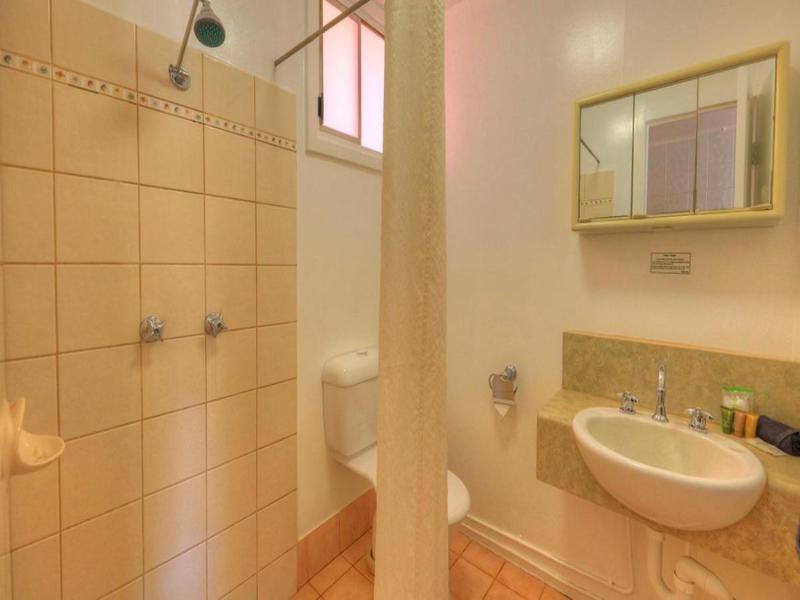 Halls Creek Motel image
