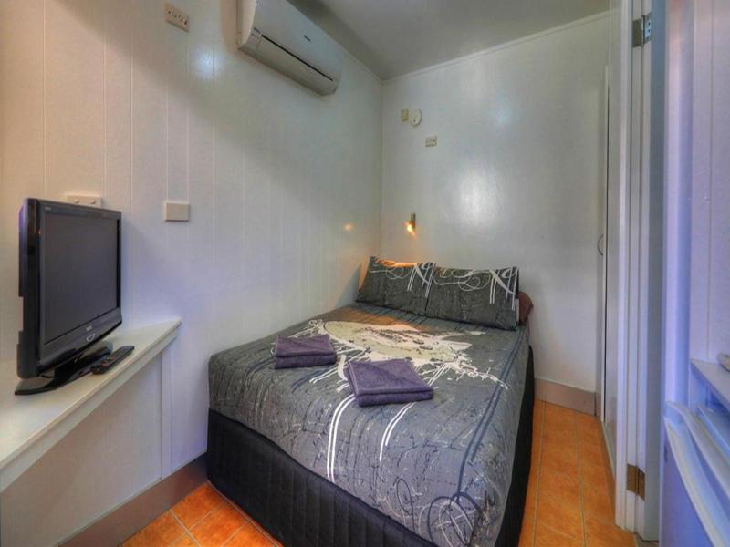 Halls Creek Motel image