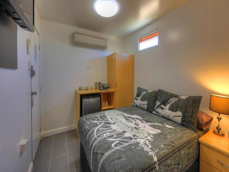 Halls Creek Motel image
