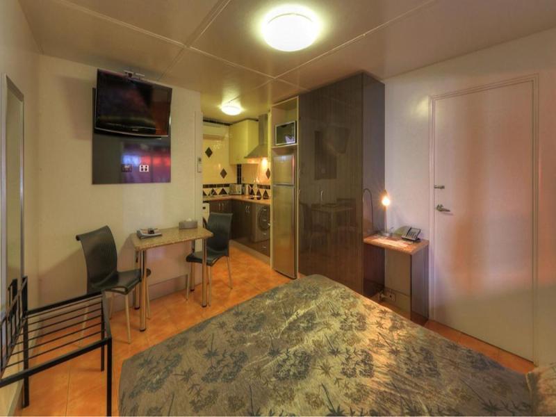 Halls Creek Motel image