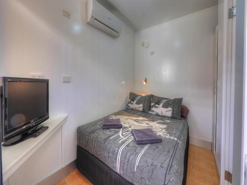 Halls Creek Motel image