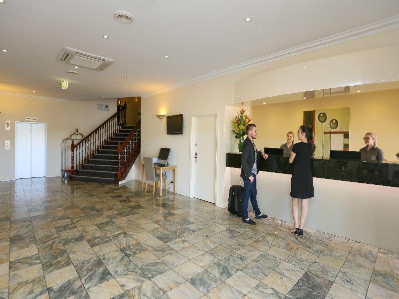Best Western Plus Hovell Tree Inn — view