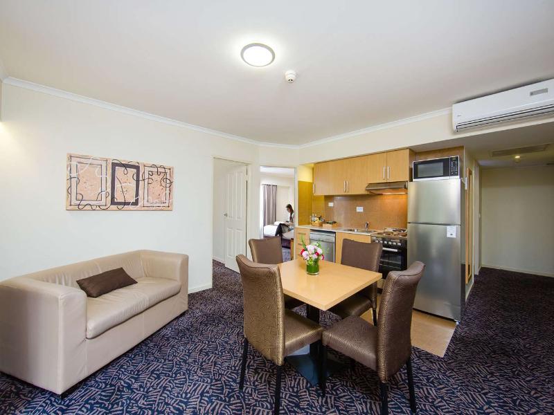 Best Western Plus Hovell Tree Inn image