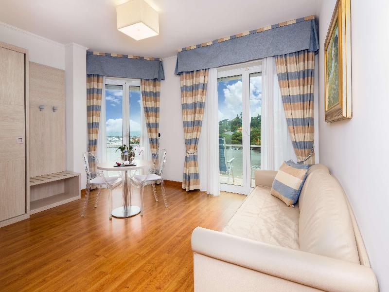 Best Western Plus Tigullio Royal Hotel image