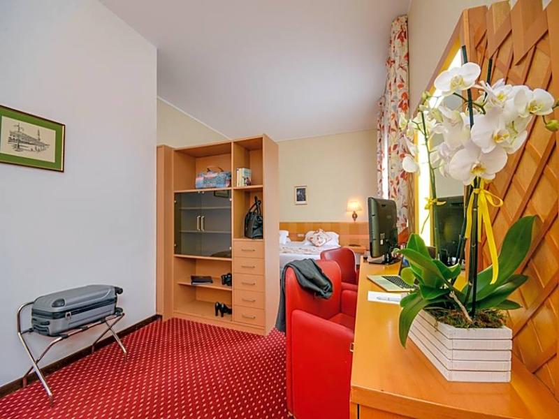 Hotel Oliveto image