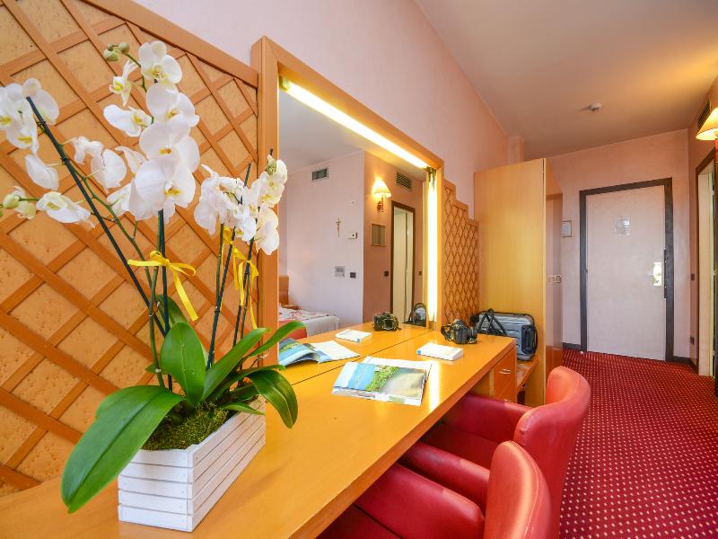 Hotel Oliveto image