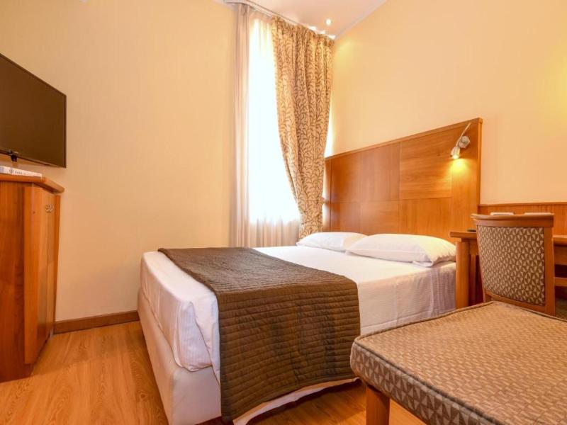 Hotel Master image
