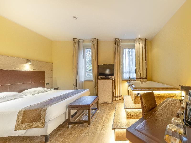 Hotel Master image