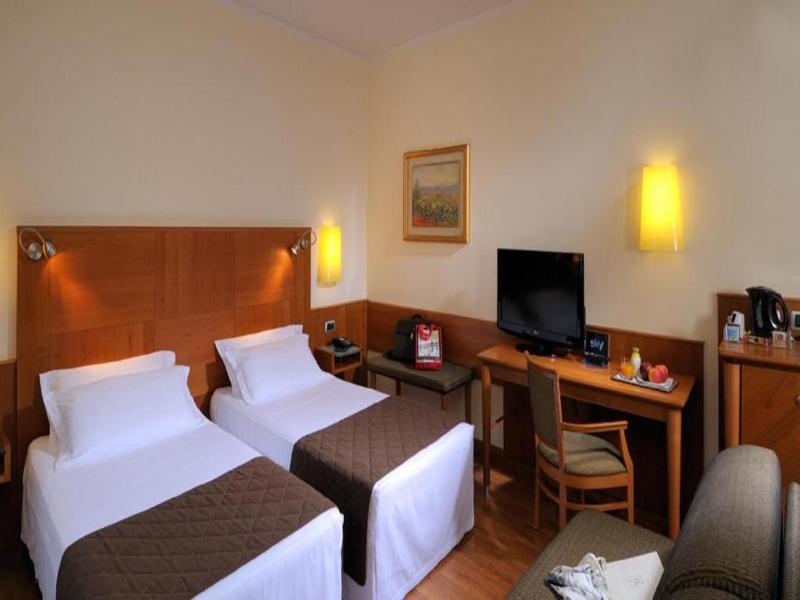 Hotel Master image