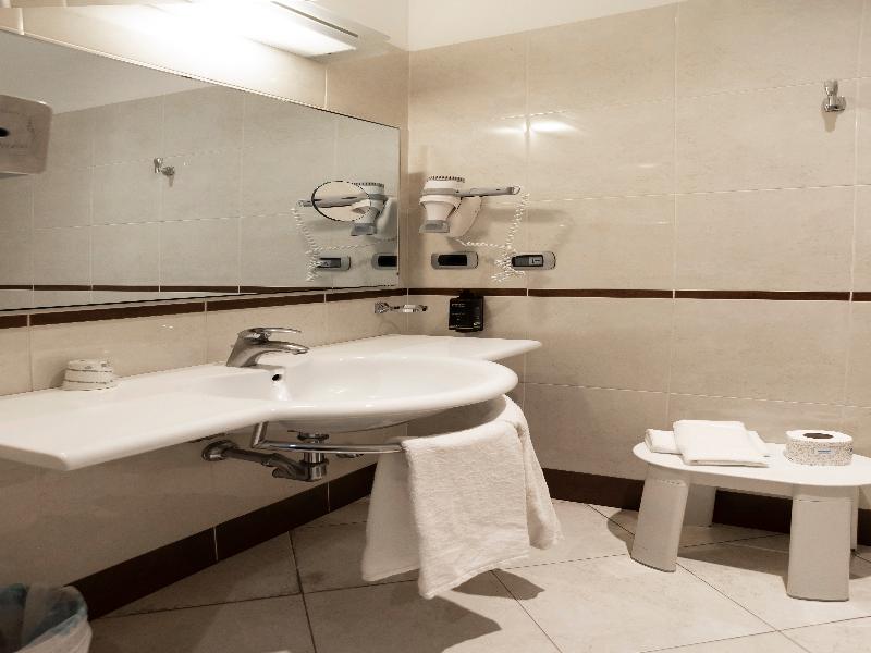 Hotel Master image