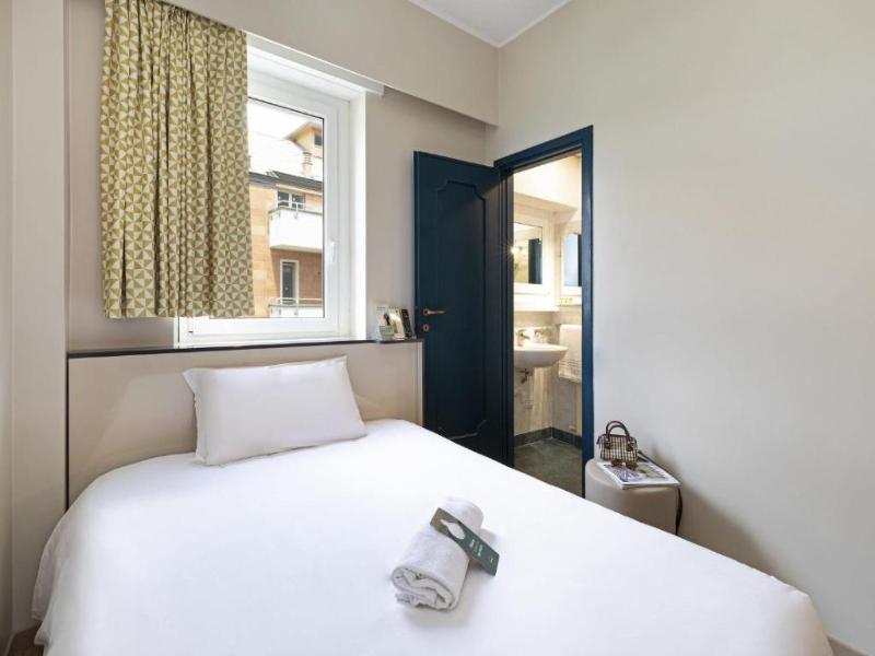 B&B Hotel Como City Center image