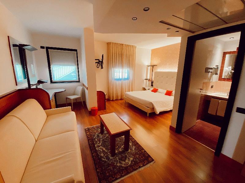 Best Western Hotel Solaf image