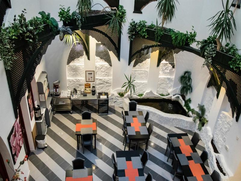 BEST WESTERN Janus Atrium Hotel image