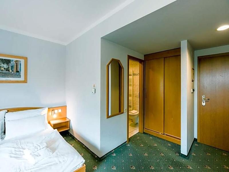 Hotel Pracharna image