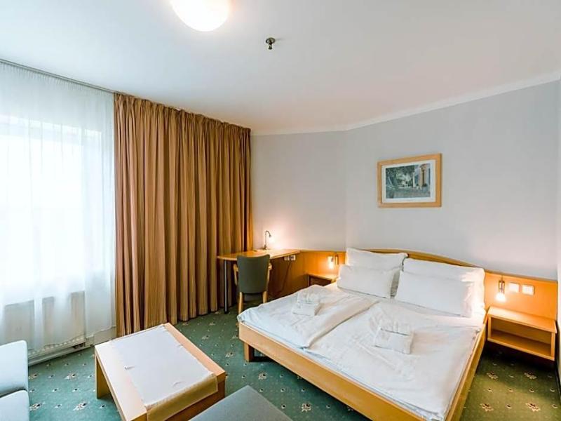 Hotel Pracharna image