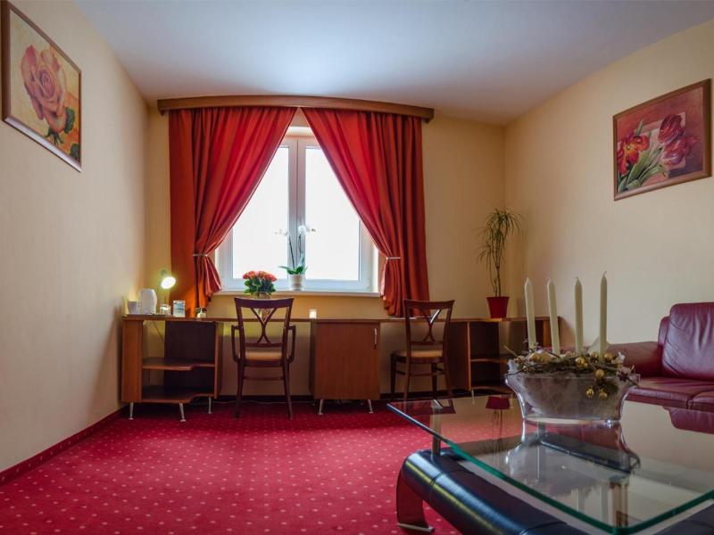 BEST WESTERN Hotel West image