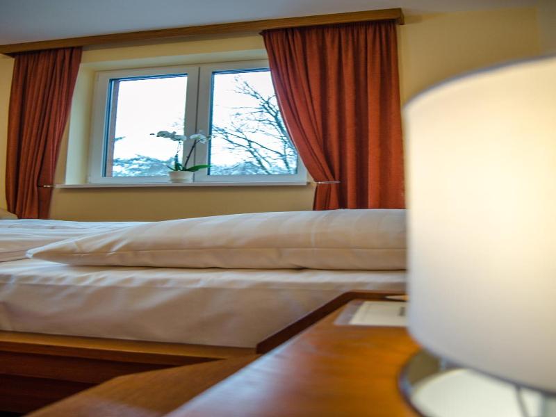 BEST WESTERN Hotel West image