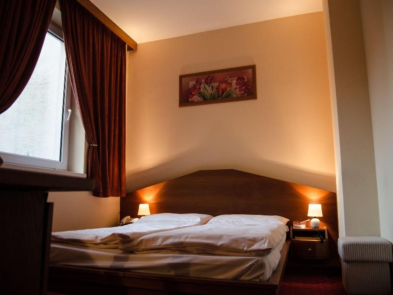 BEST WESTERN Hotel West image