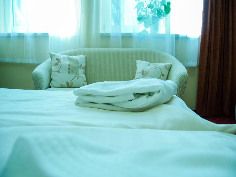 BEST WESTERN Hotel West image