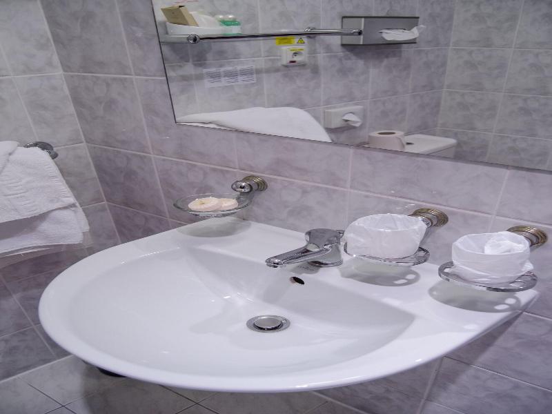 BEST WESTERN Hotel West image