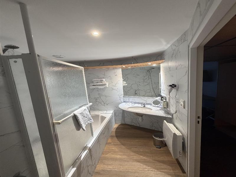 Best Western Le Pont d'Or image