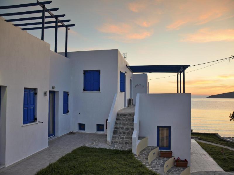 Elli Bay image