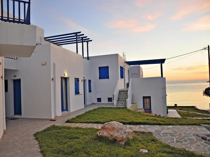 Elli Bay image