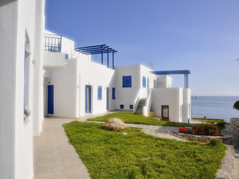 Elli Bay image