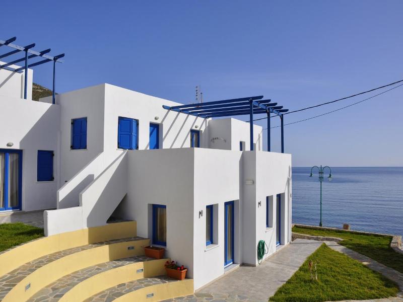 Elli Bay image