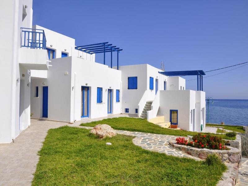 Elli Bay image