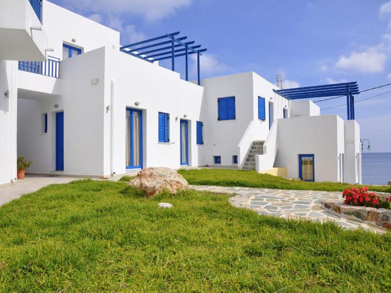 Elli Bay image