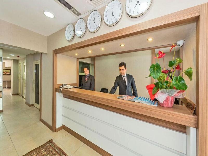 La Garden Hotel image