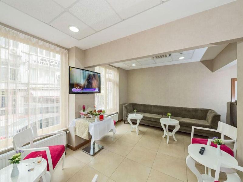 La Garden Hotel image