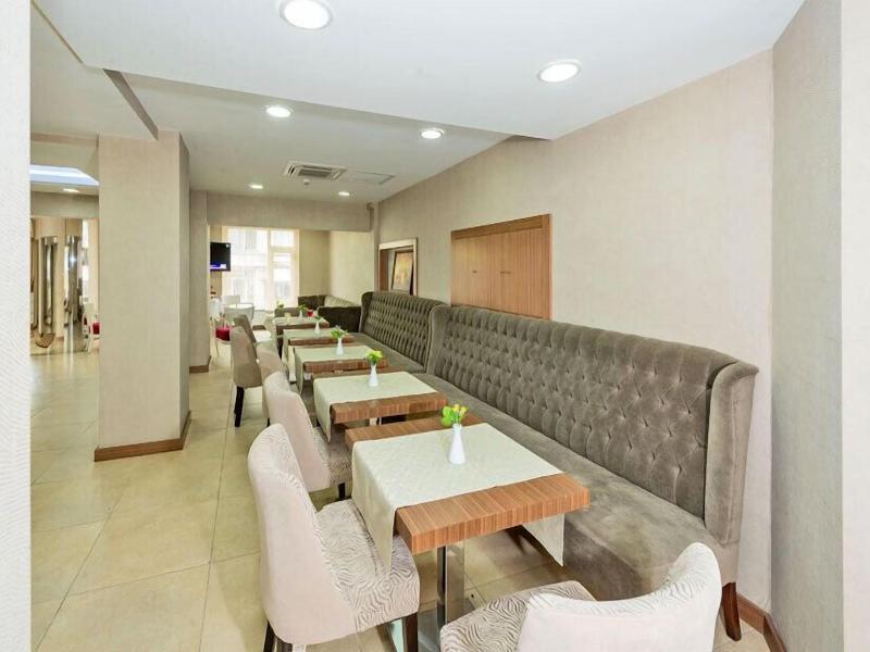 La Garden Hotel image