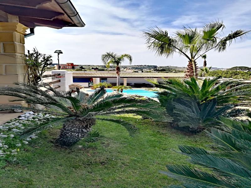 Villa Carlo Resort image
