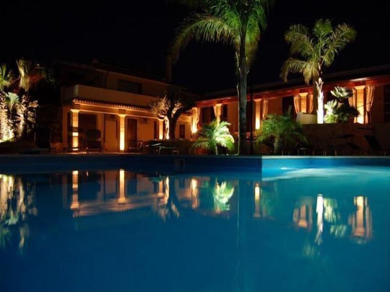 Villa Carlo Resort image