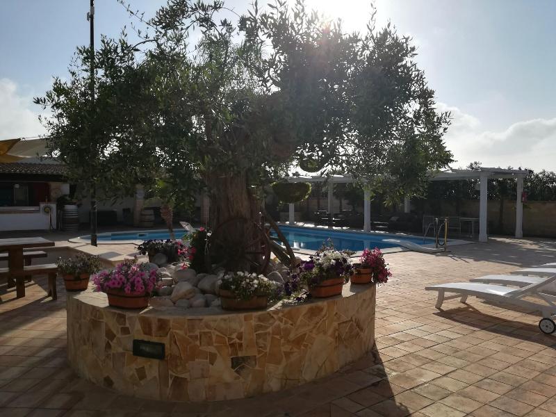 Villa Carlo Resort image