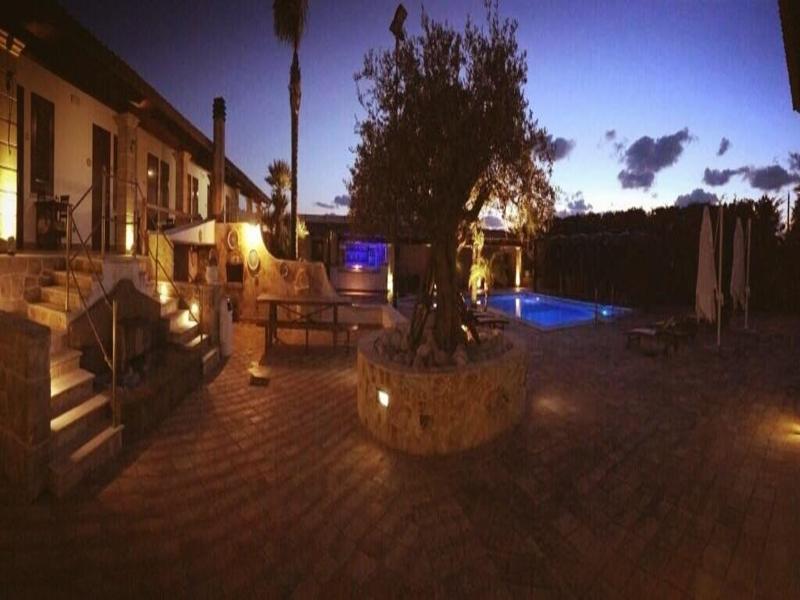 Villa Carlo Resort image