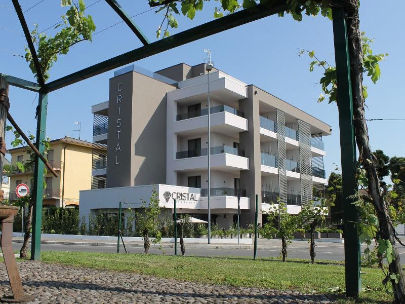 Hotel Cristal image