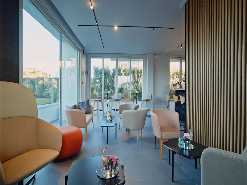 Hotel Cristal image