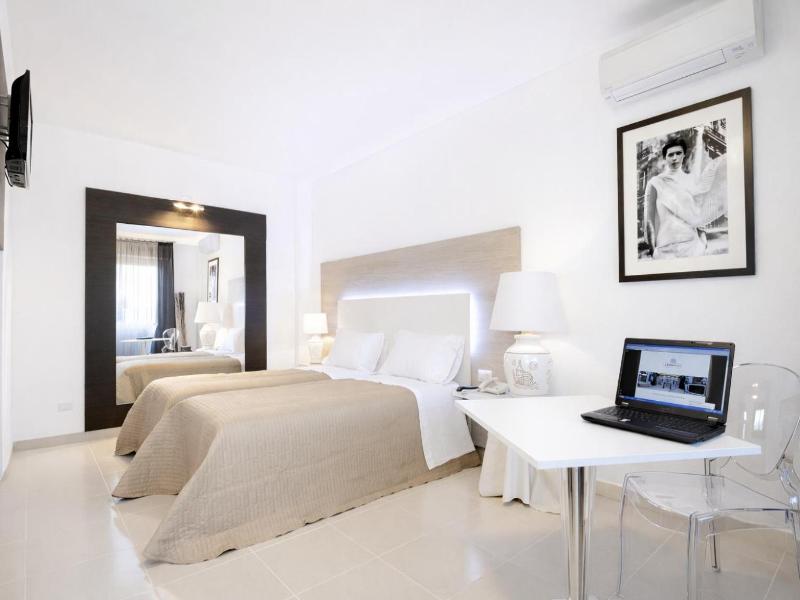 Hotel Ambrosio La Corte image