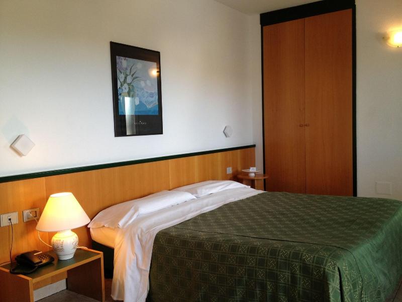 Hotel Ambrosio La Corte image