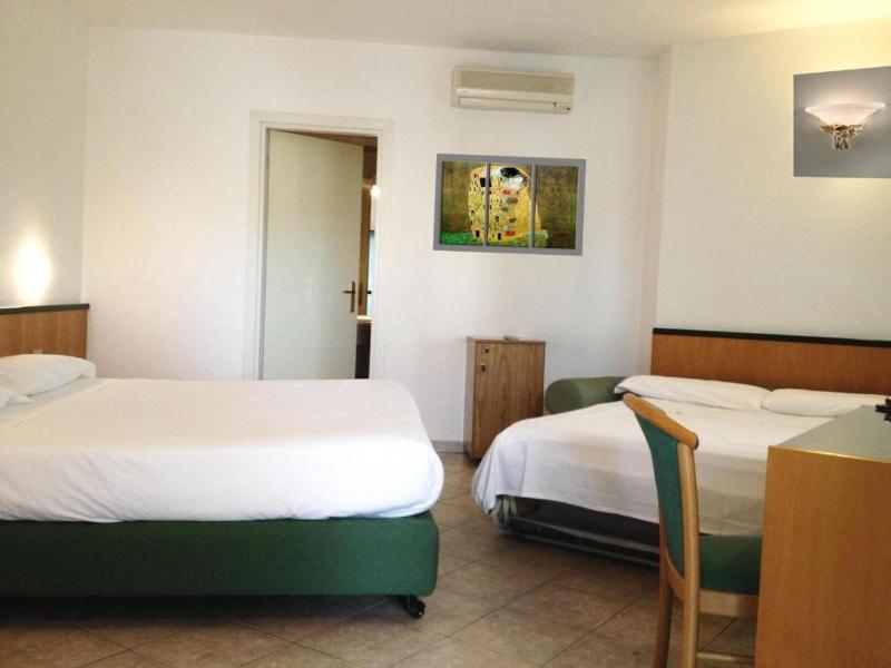 Hotel Ambrosio La Corte image
