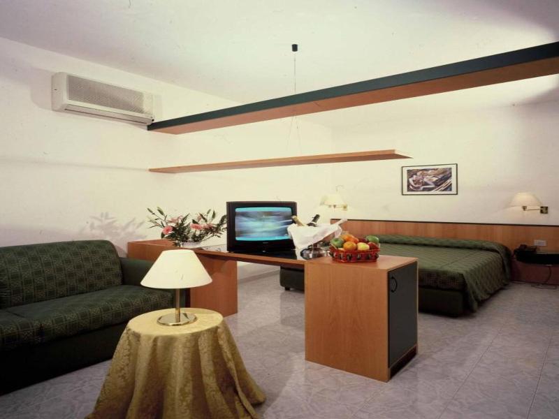 Hotel Ambrosio La Corte image