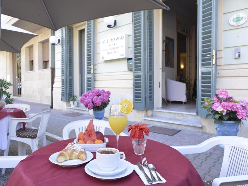 Hotel Massimo image